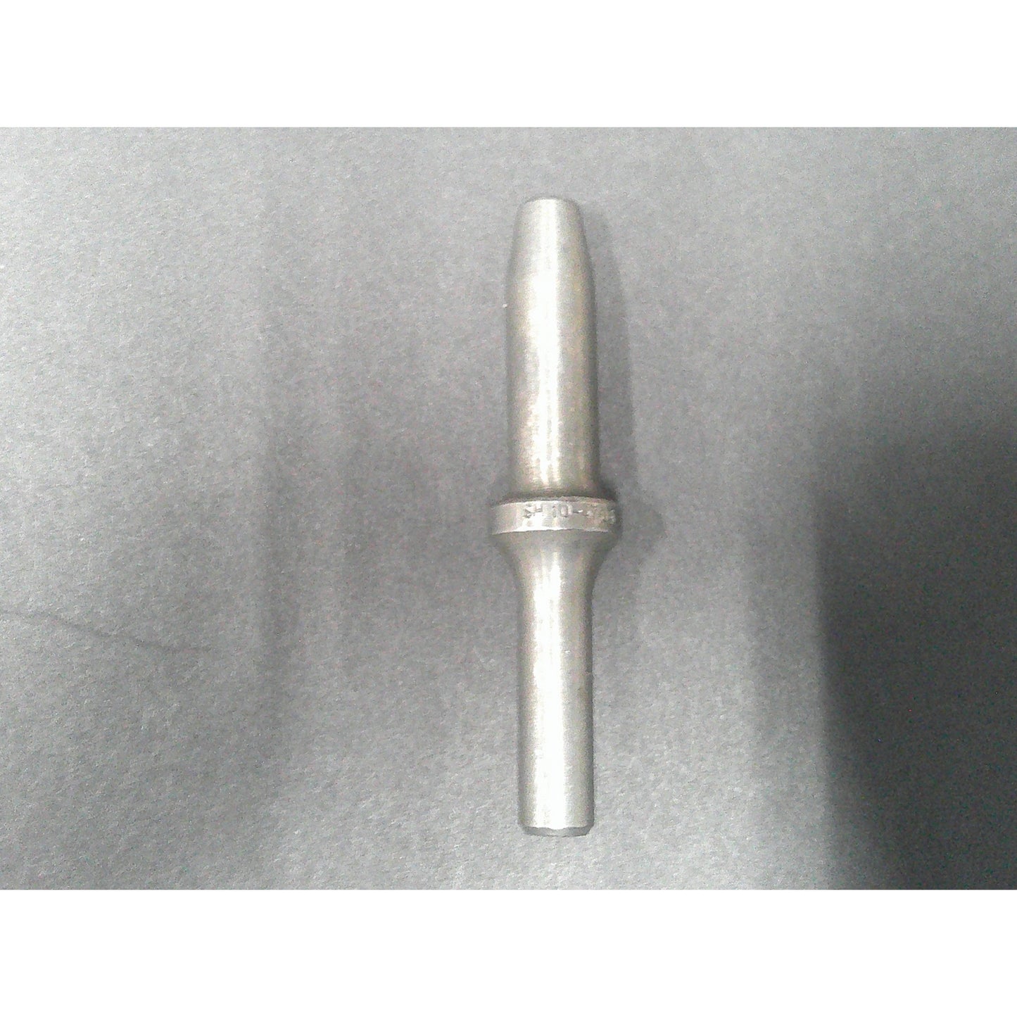 SM10-4704 — Universal