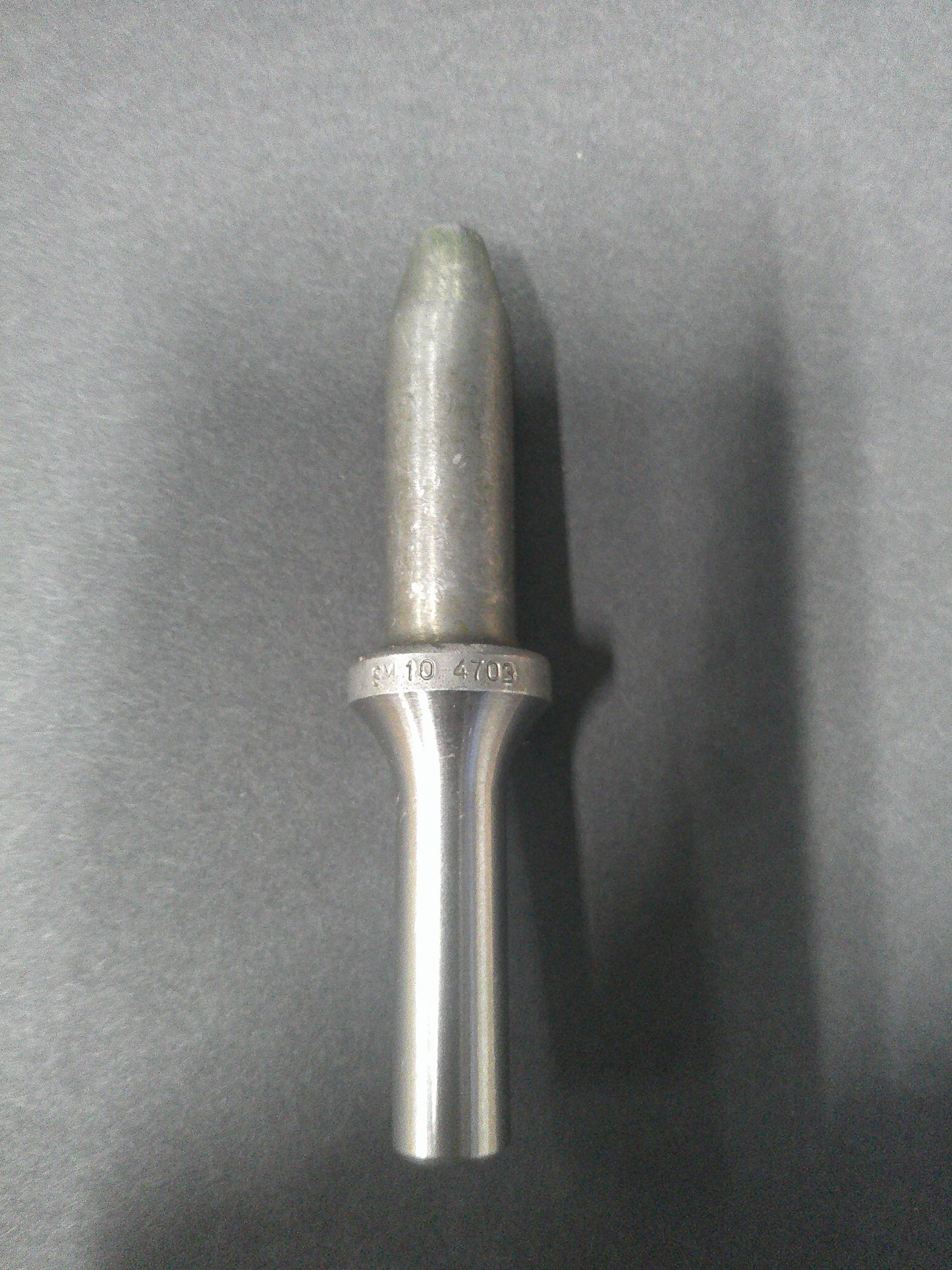 SM10-4703 — Universal