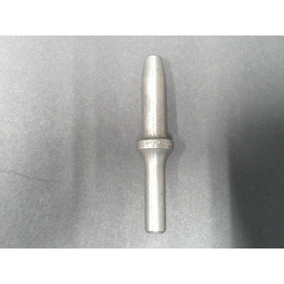 SM10-4704 — Universal
